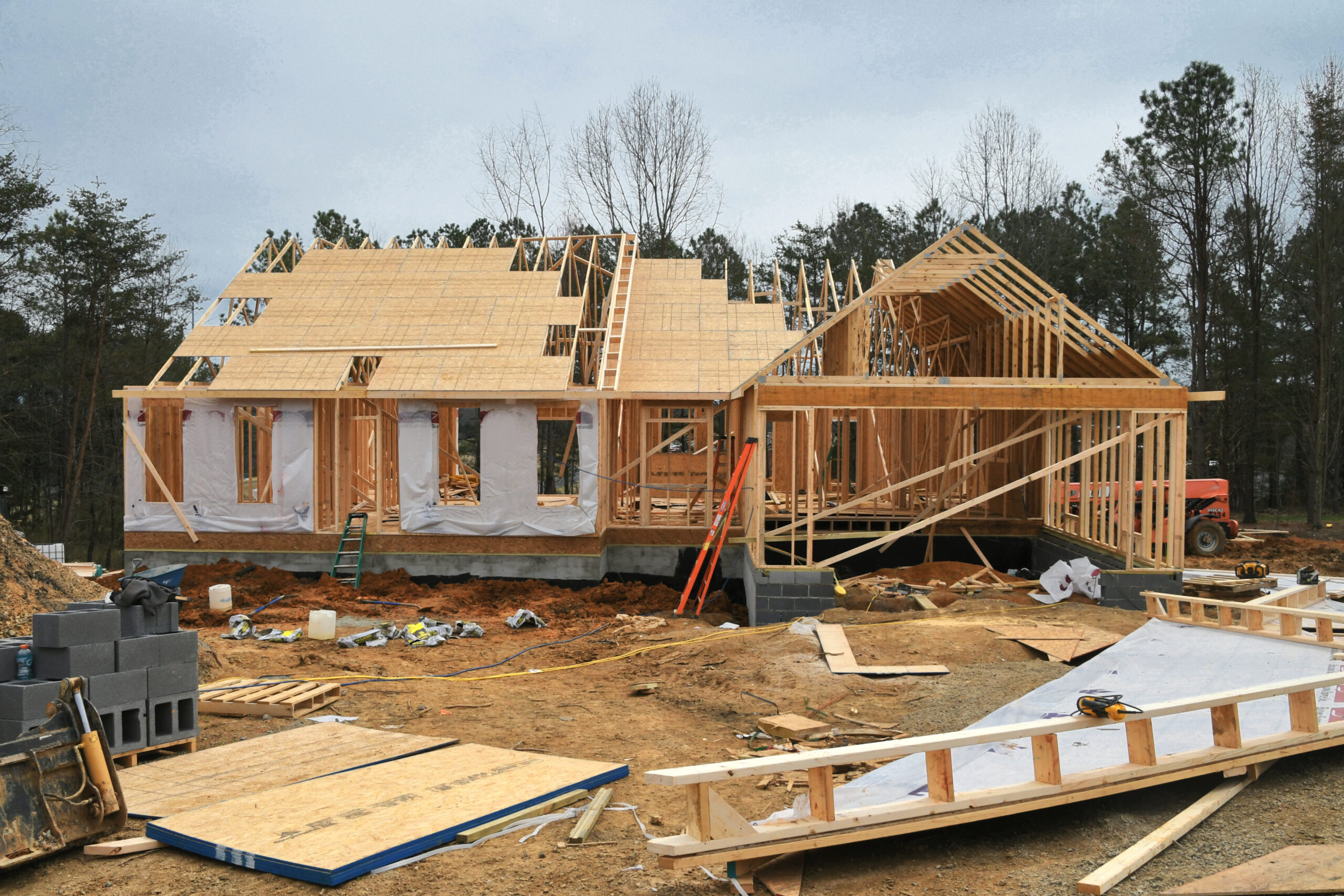 custom home construction vs remodeling